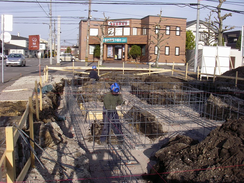 基礎土工事を